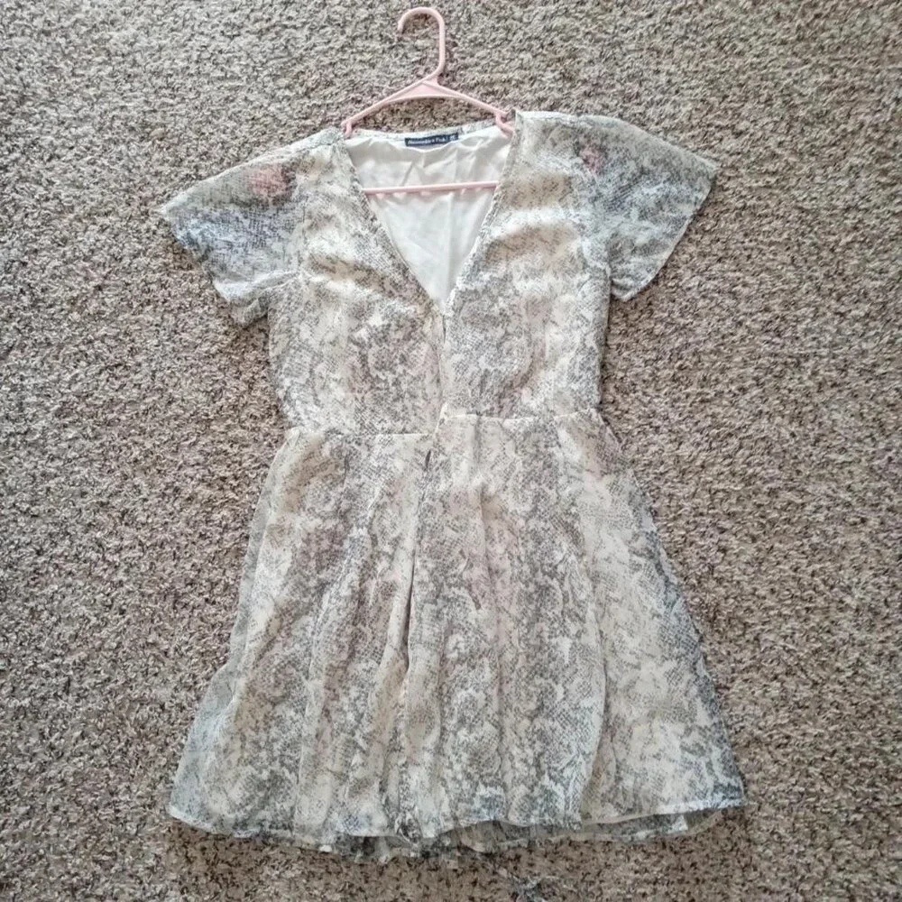 Abercrombie & Fitch Women's Snake Skin Wrap Mini Dress V-neck Tan Size XS - Picture 2 of 11